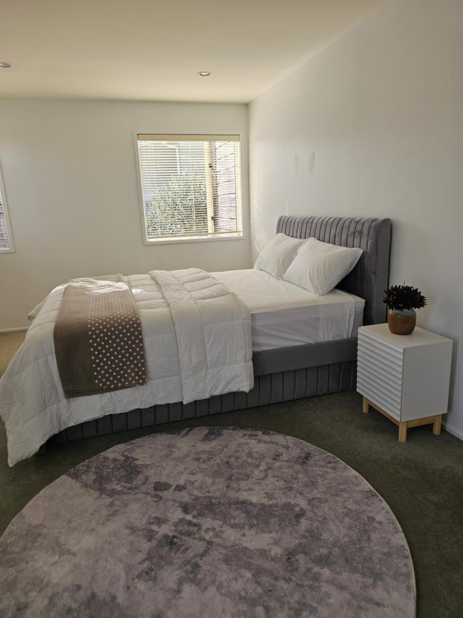 Bed & Breakfast Lilypad Of Three Kings Guest Auckland